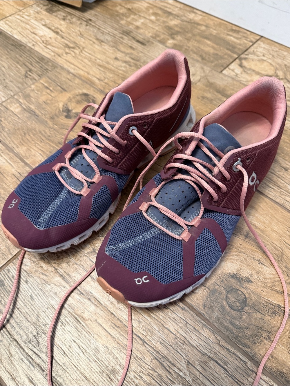 On Cloud 2 running shoes Mulberry Velvet White Pink sneakers Swiss women’s 8